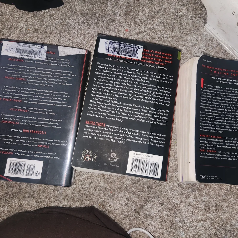 True Crime Book Collection - Picture 2 of 5